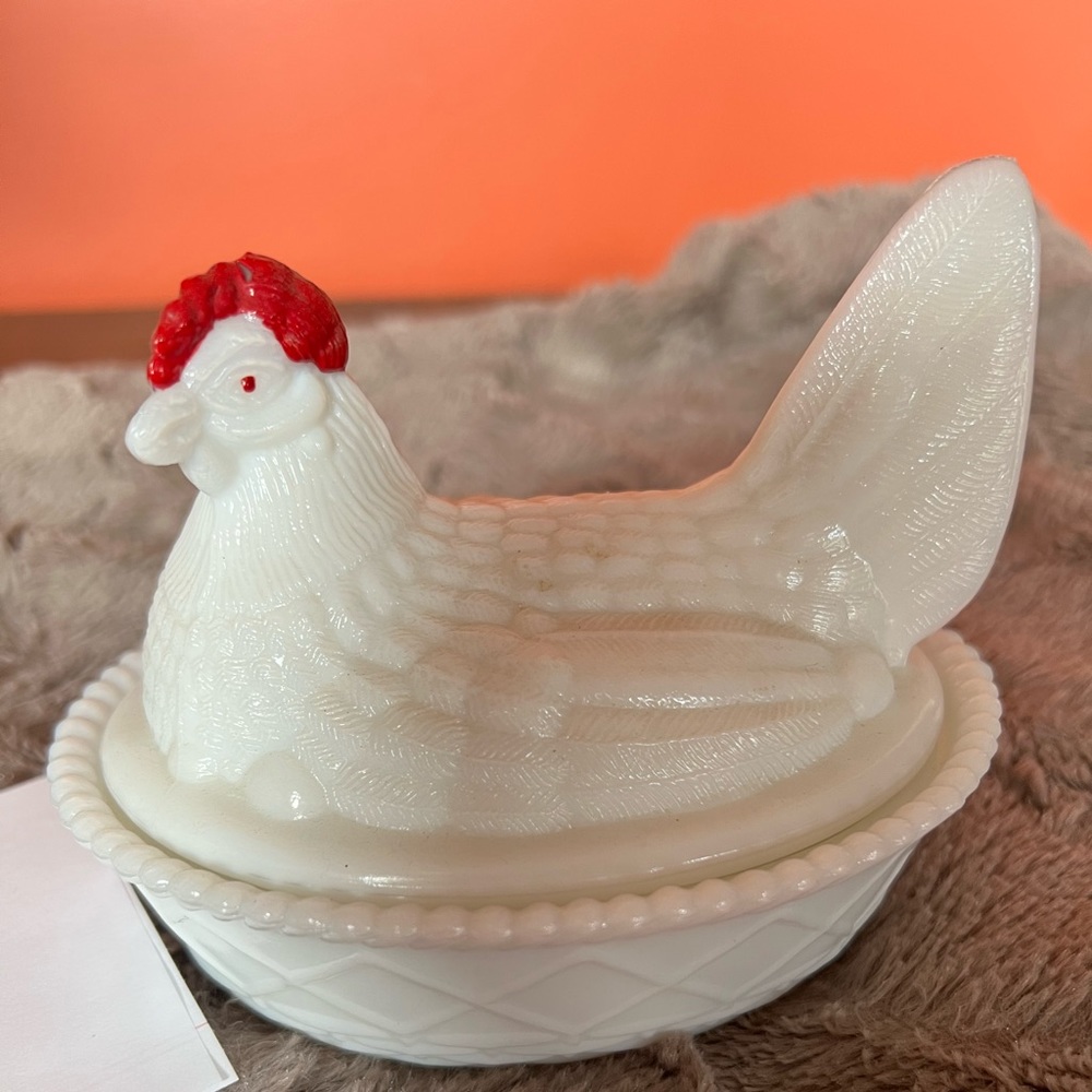 Vintage Hen on a nest milk glass total of 6 items